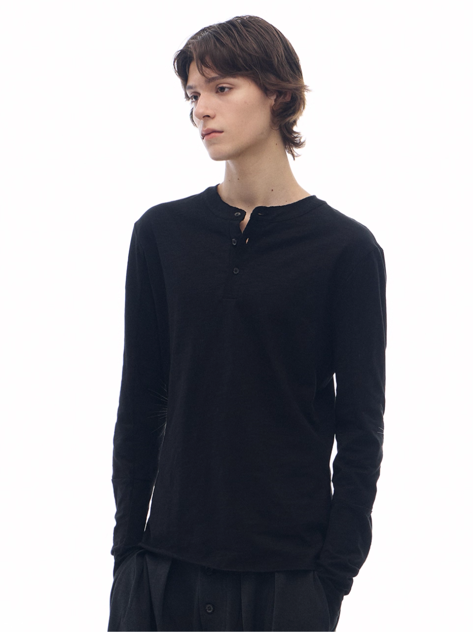 SUN EMBROIDERED HENLEY