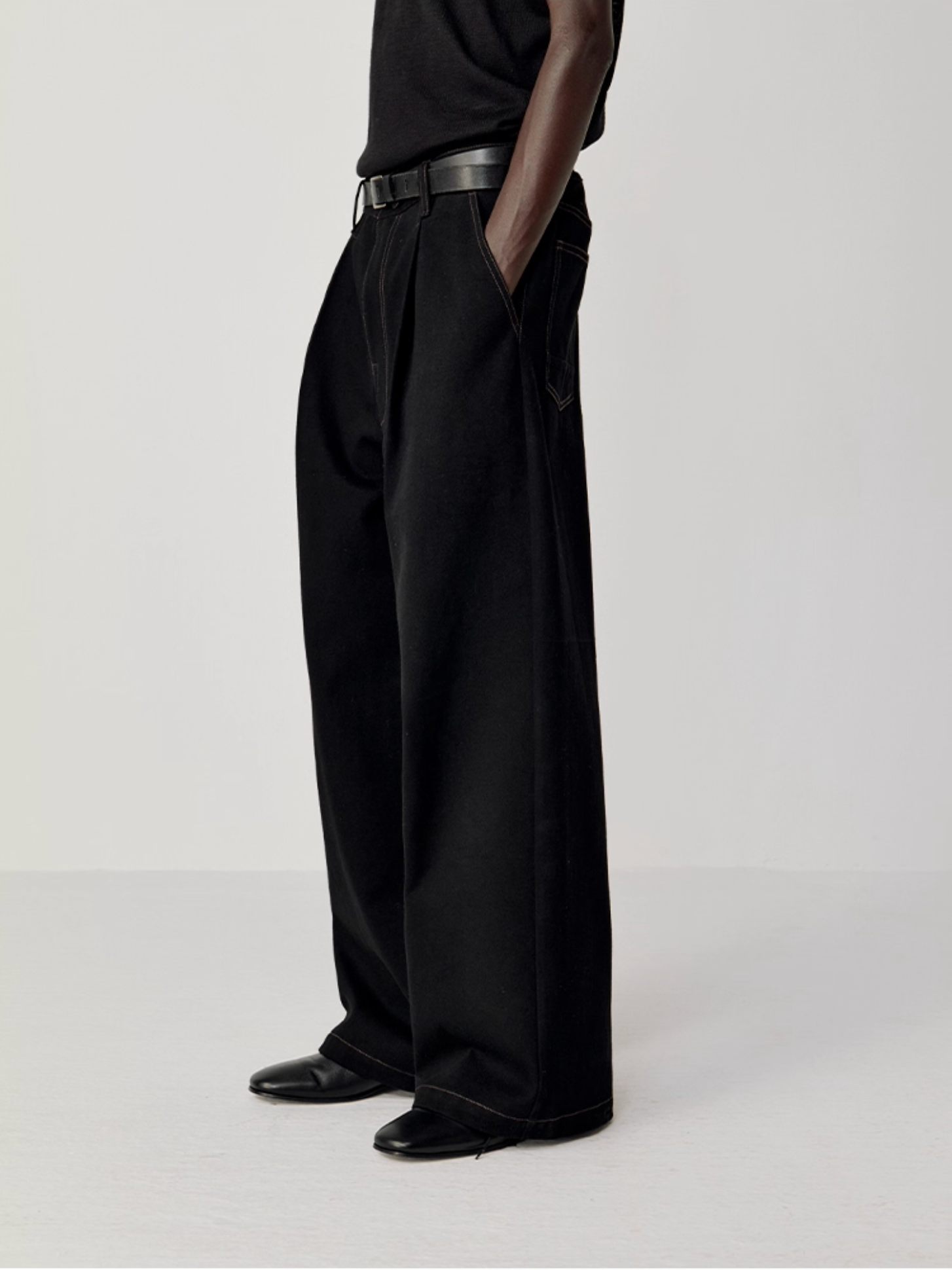 WASHED DENIM PANTS