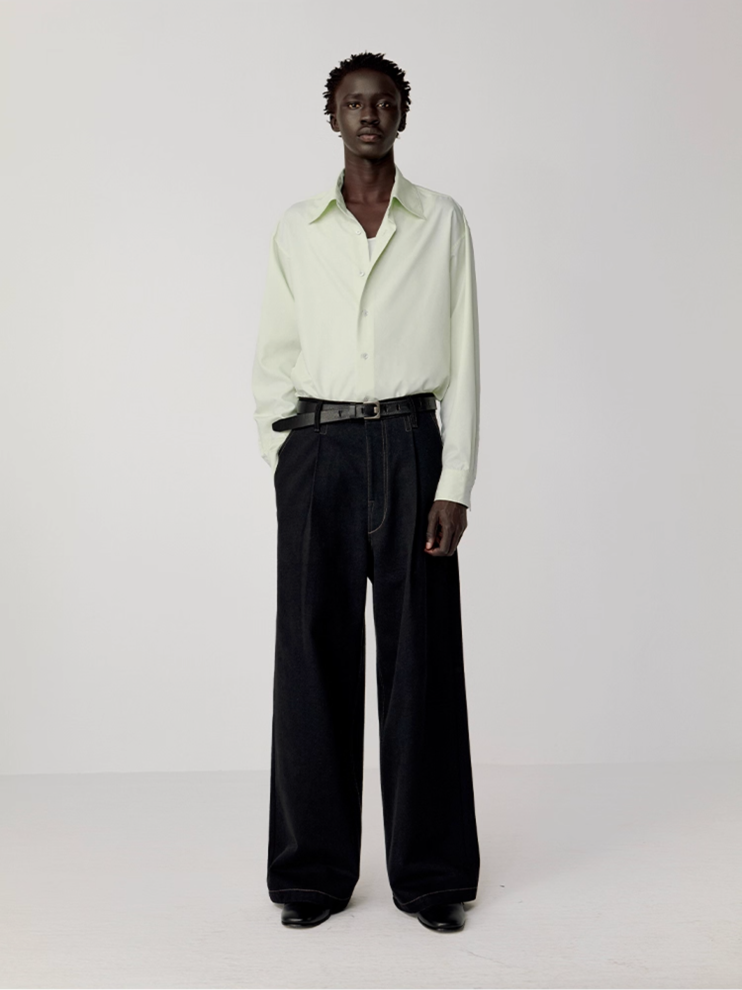 WASHED DENIM PANTS