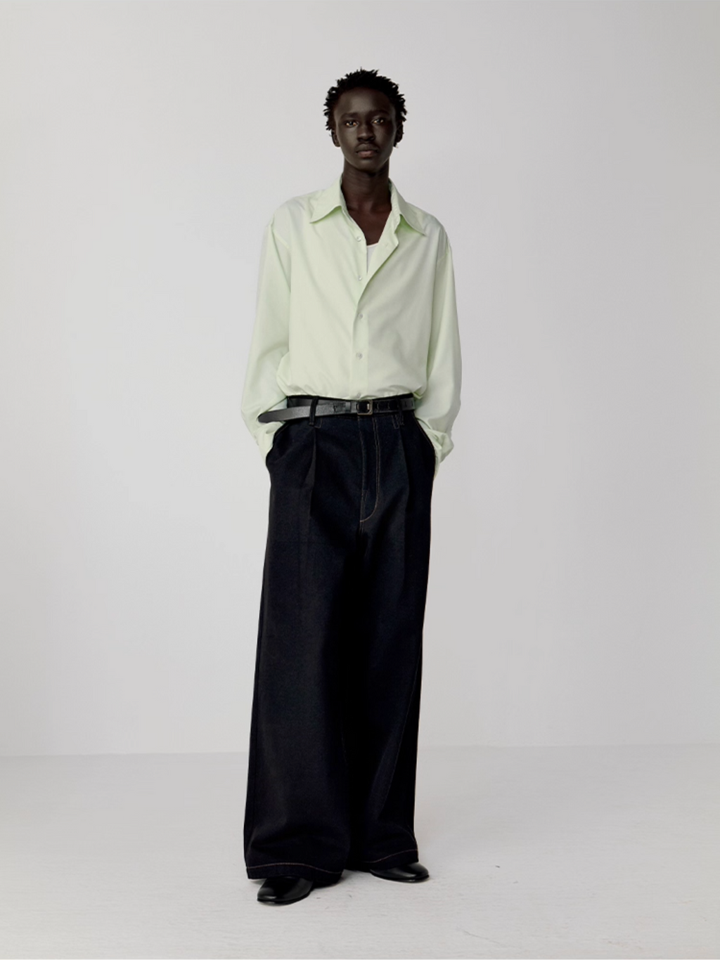 WASHED DENIM PANTS