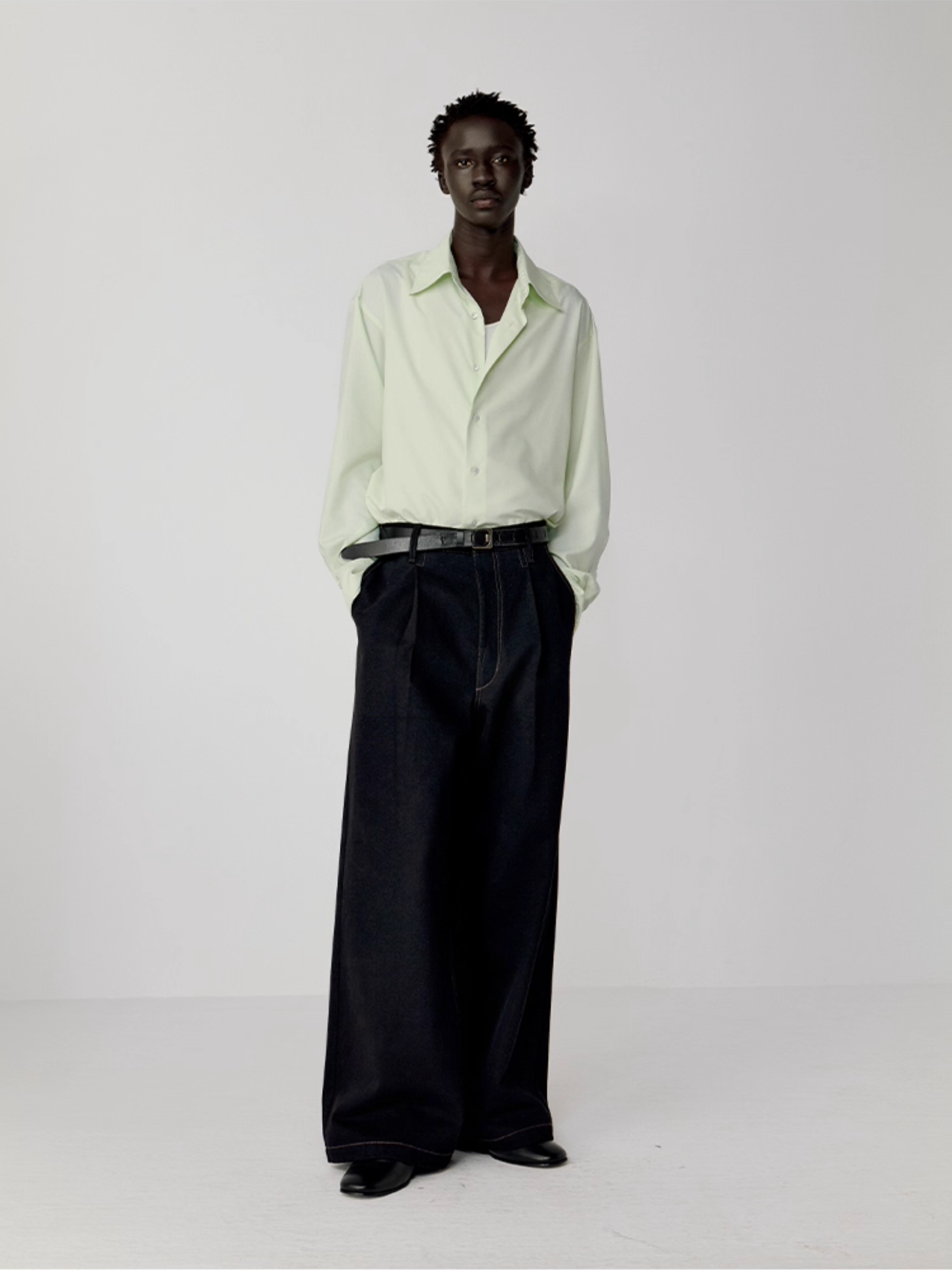 WASHED DENIM PANTS