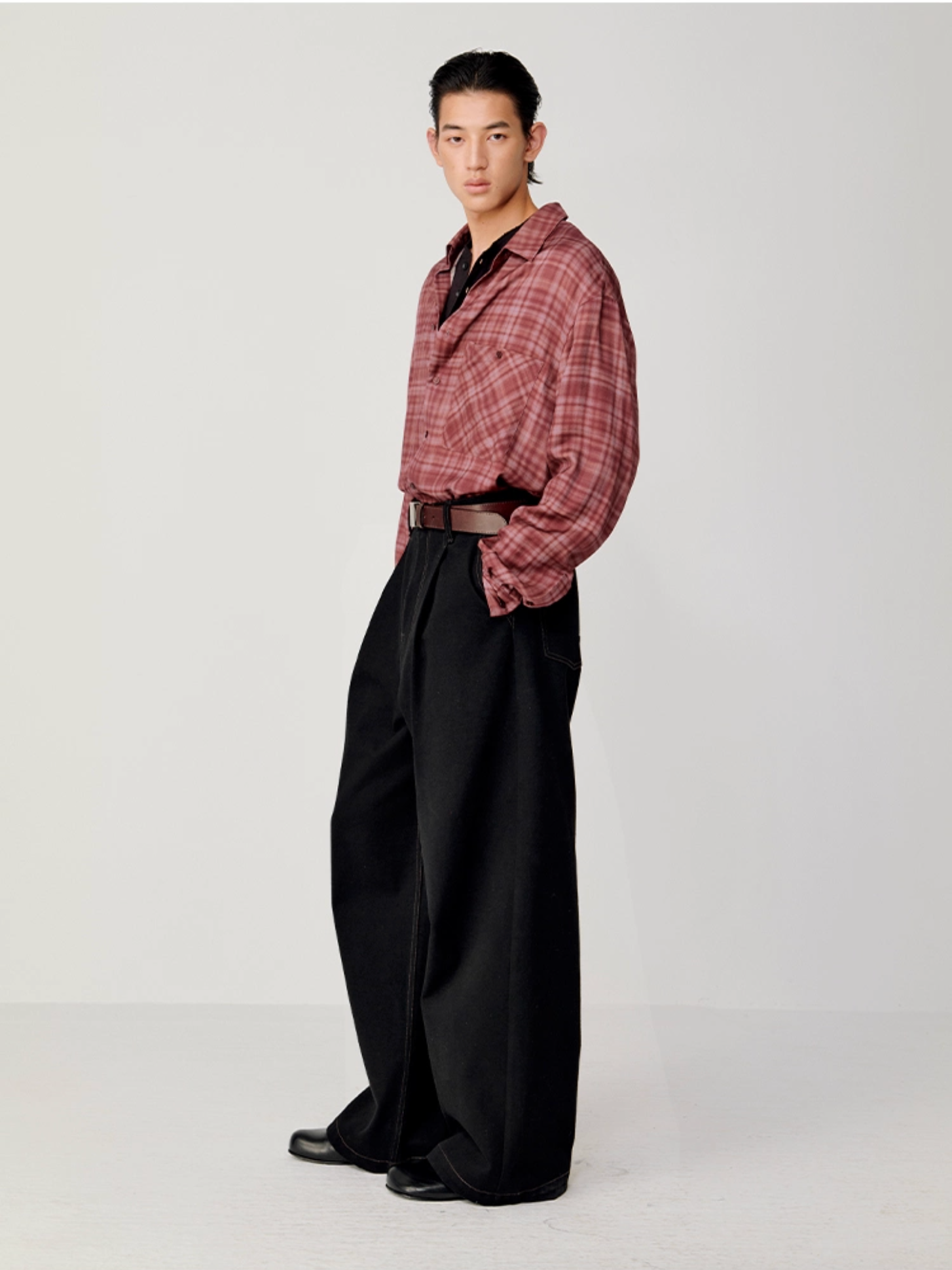 WASHED DENIM PANTS