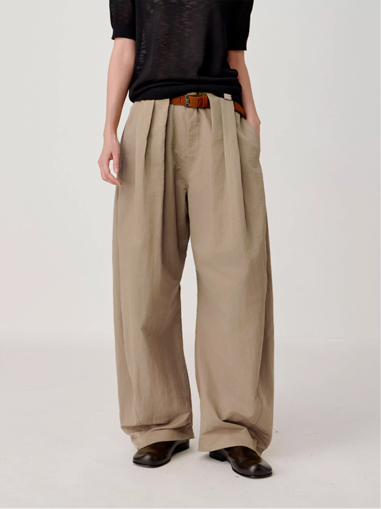 NYLON PLEAT PANTS