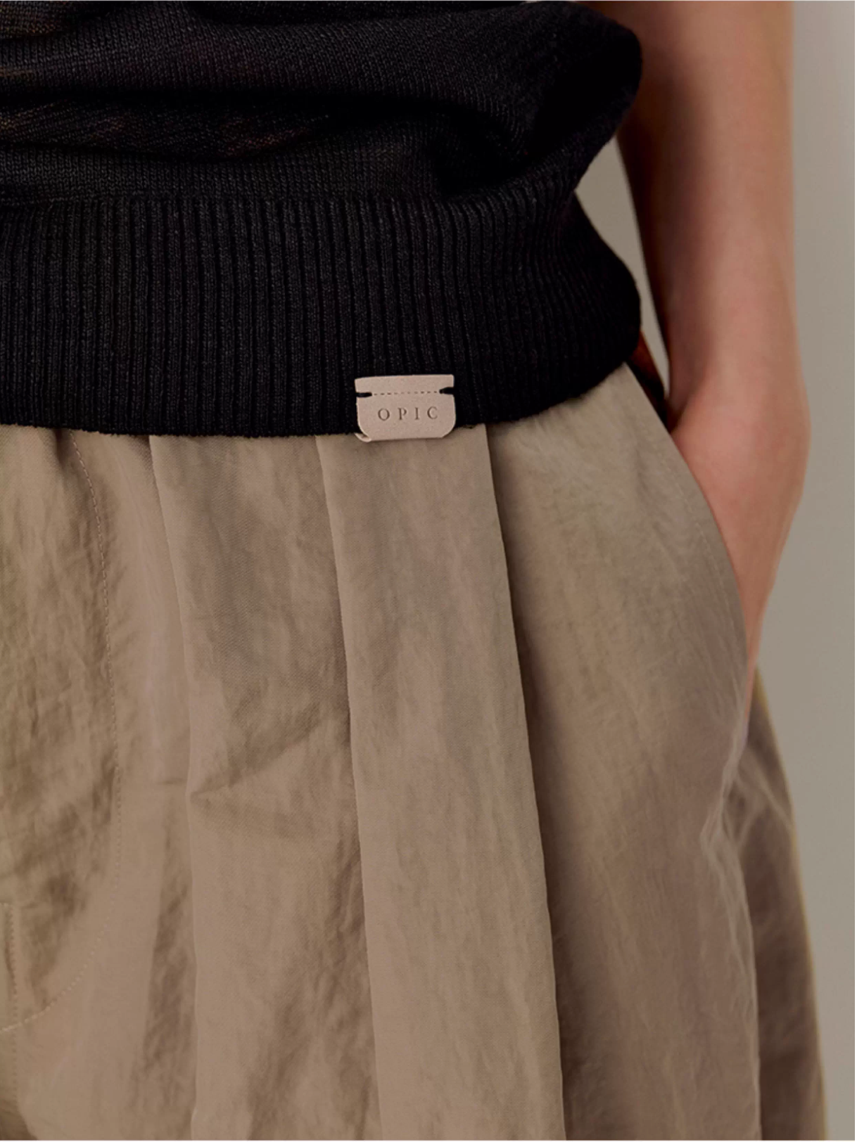 NYLON PLEAT PANTS