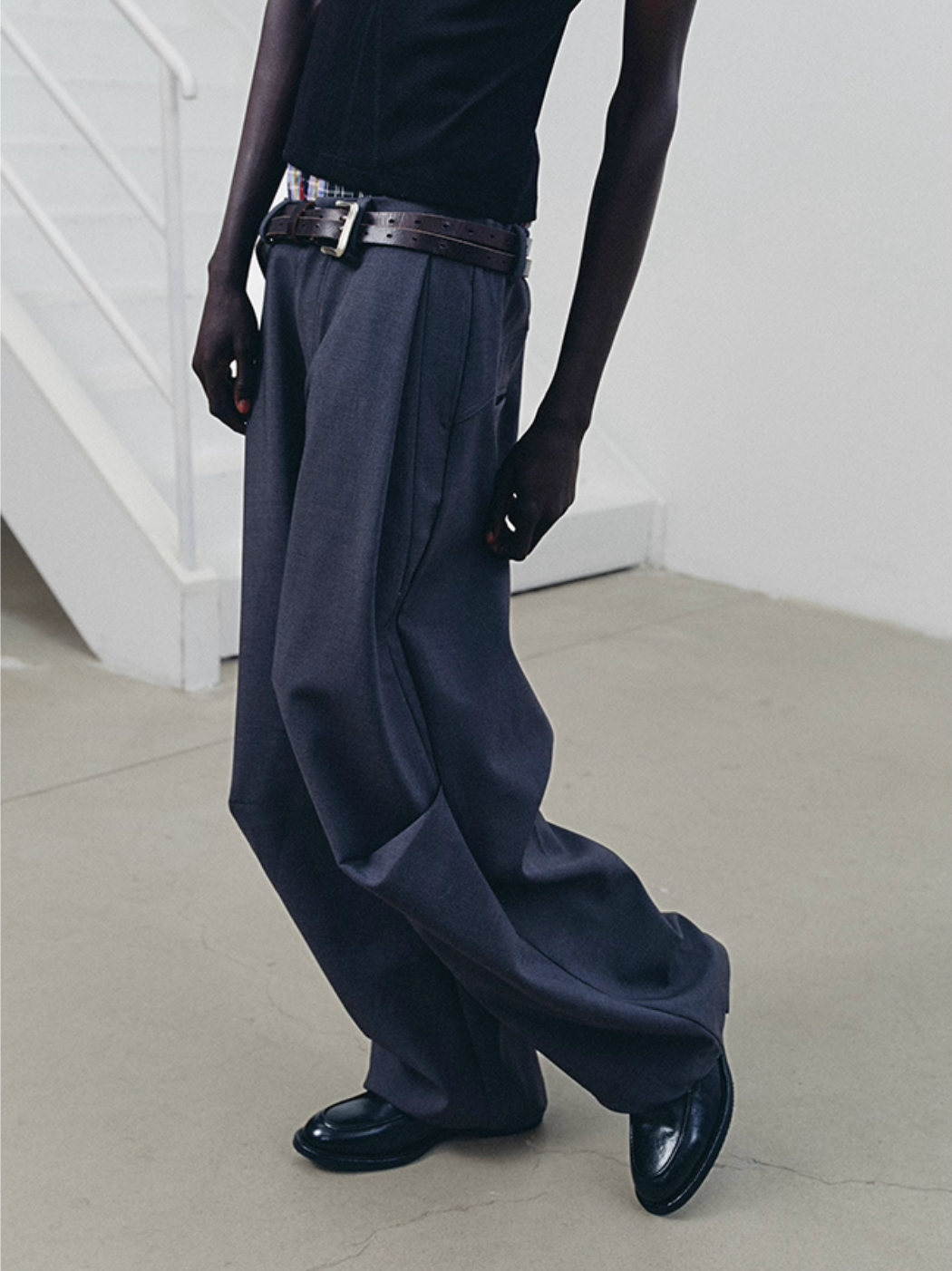 ERODED GRAY TROUSERS
