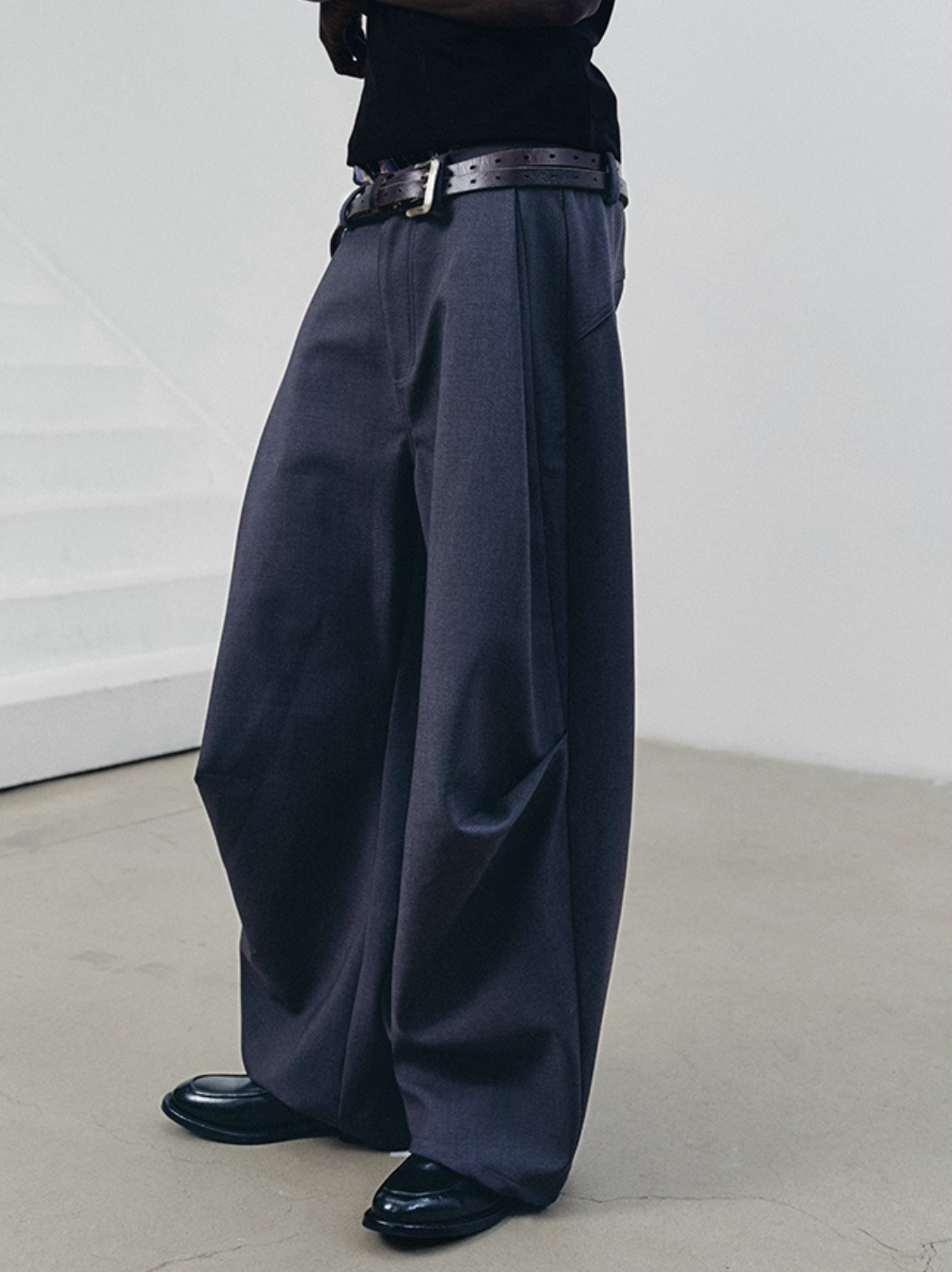 ERODED GRAY TROUSERS