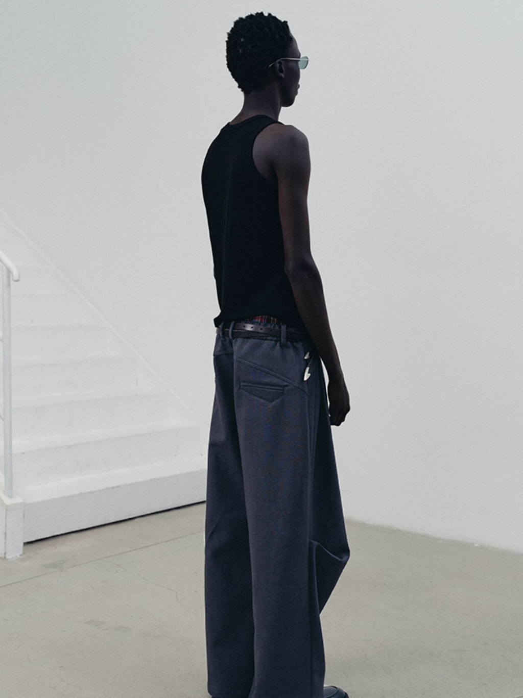 ERODED GRAY TROUSERS