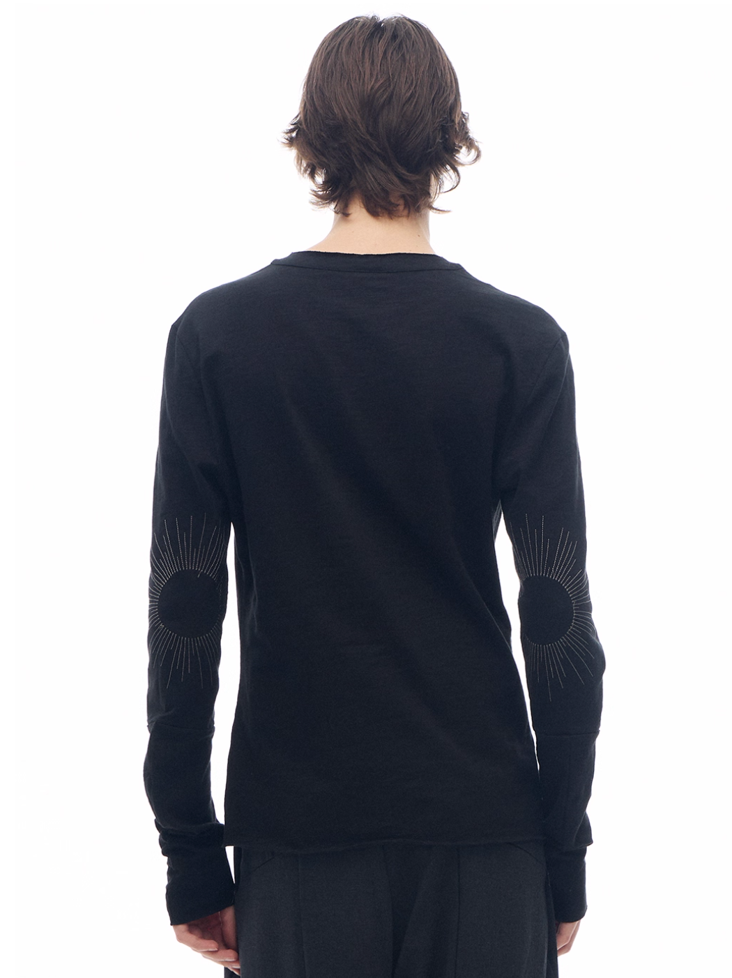 SUN EMBROIDERED HENLEY