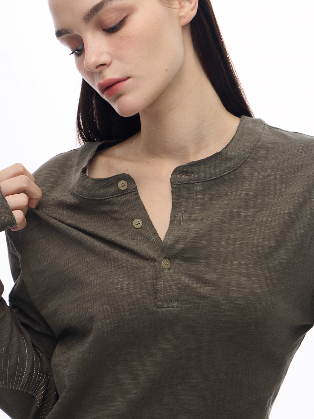 SUN EMBROIDERED HENLEY