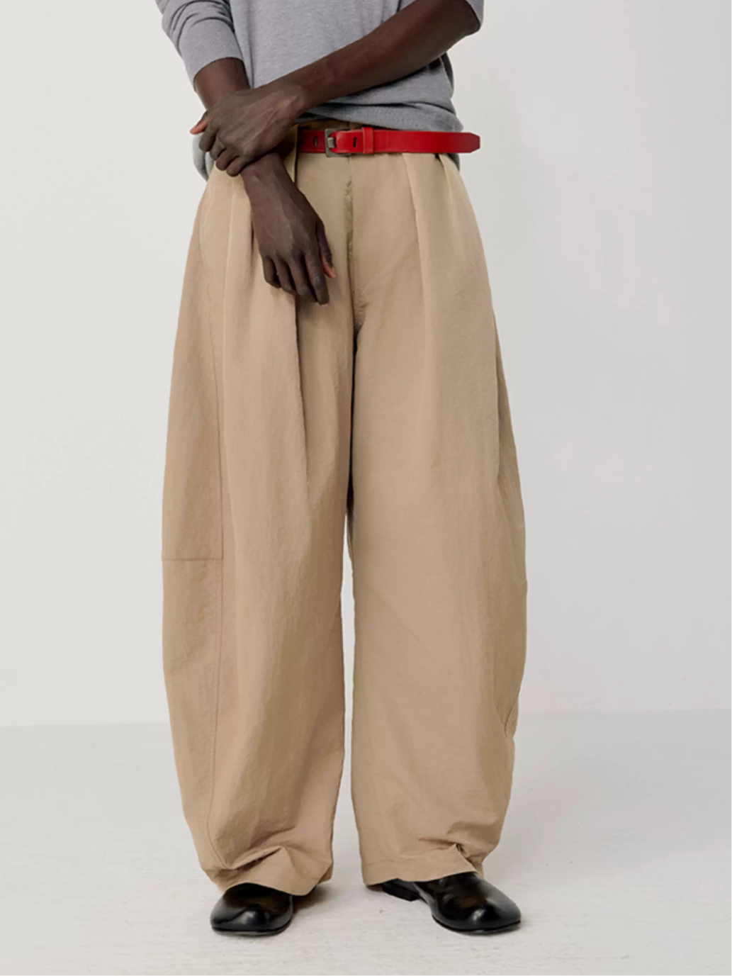 NYLON PLEAT PANTS